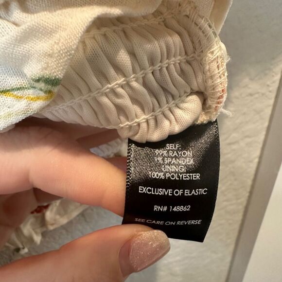 Torrid Cream Orange Floral Smocked Flutter Sleeve Cropped Top - Size 1X - EUC - Picture 5 of 7